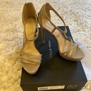 Pelle Moda Metallic Pump New In Box 6M